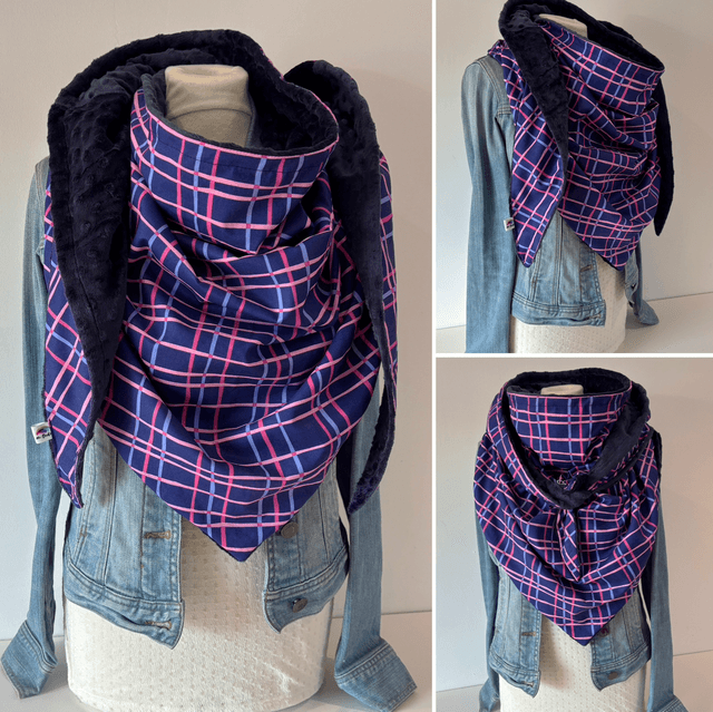 Maxi chèche Happy Nora, écharpe femme hiver, chaude et douce , motif carreaux bleu marine et rose , accessoire cocooning chic